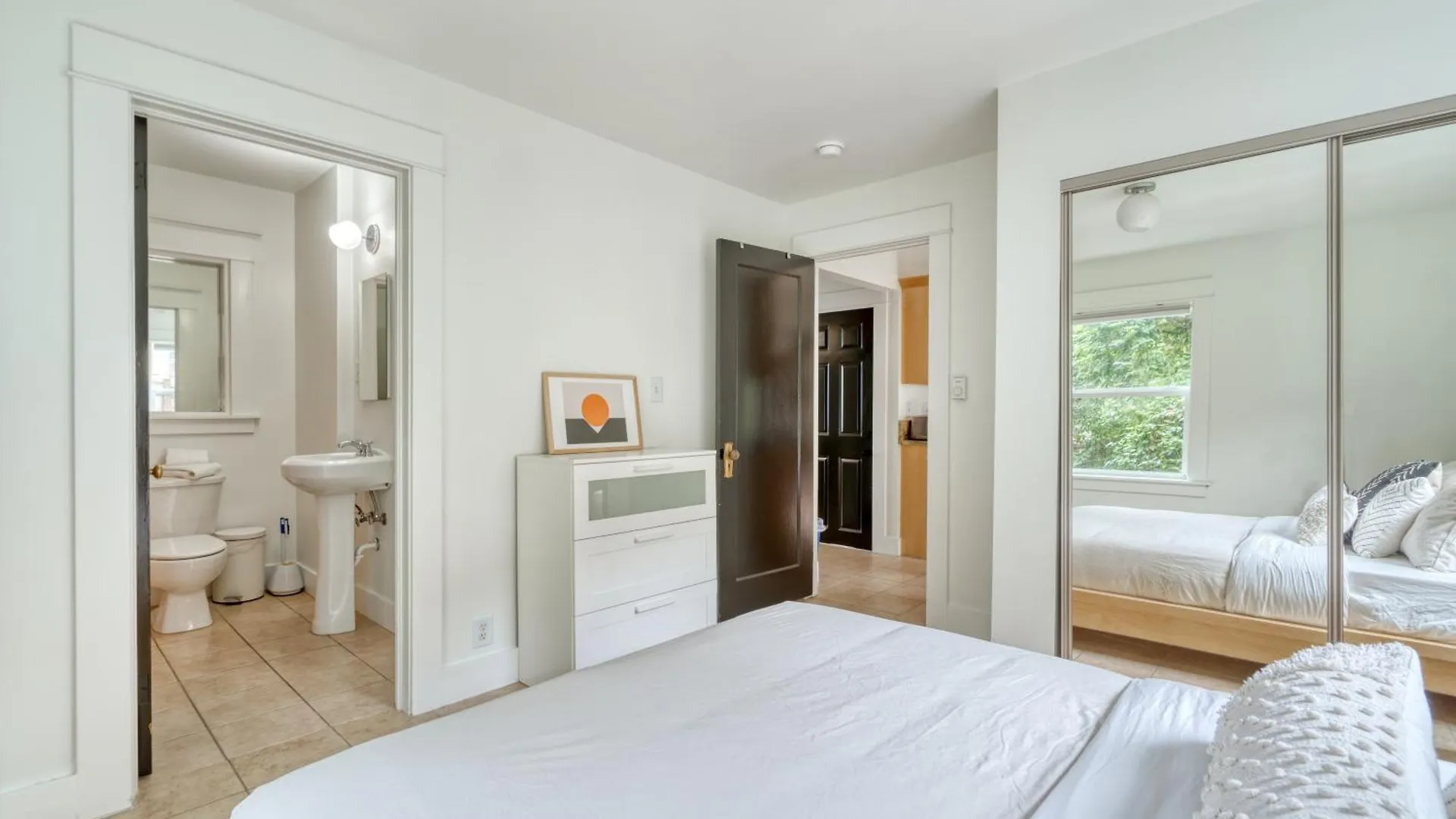 Stay Portland Collection - The Sunnyside Cottage, Local Shops & Nightlife 0*,  USA