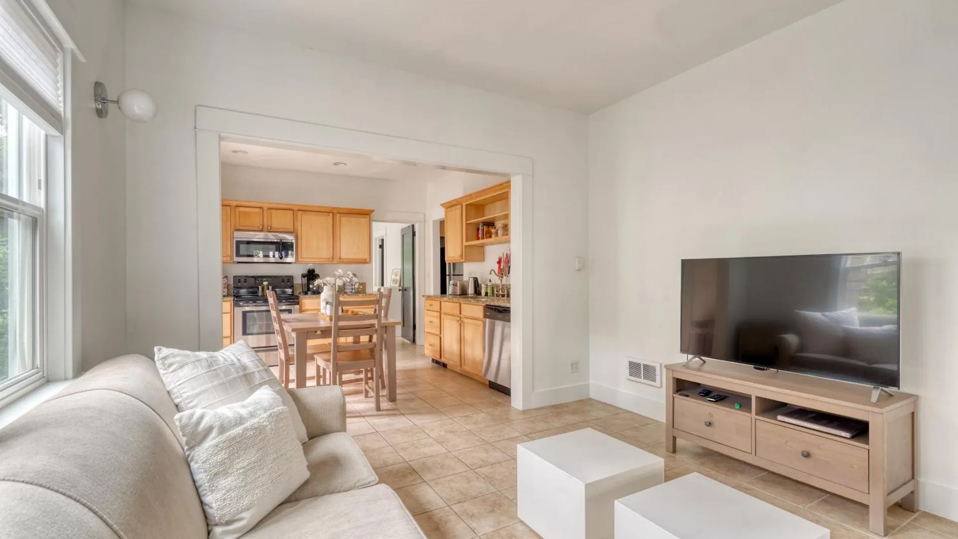 Semesterbostad Stay Portland Collection - The Sunnyside Cottage, Local Shops & Nightlife