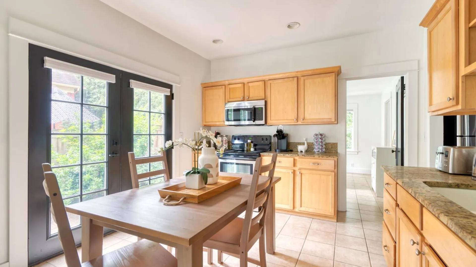 Stay Portland Collection - The Sunnyside Cottage, Local Shops & Nightlife Semesterbostad