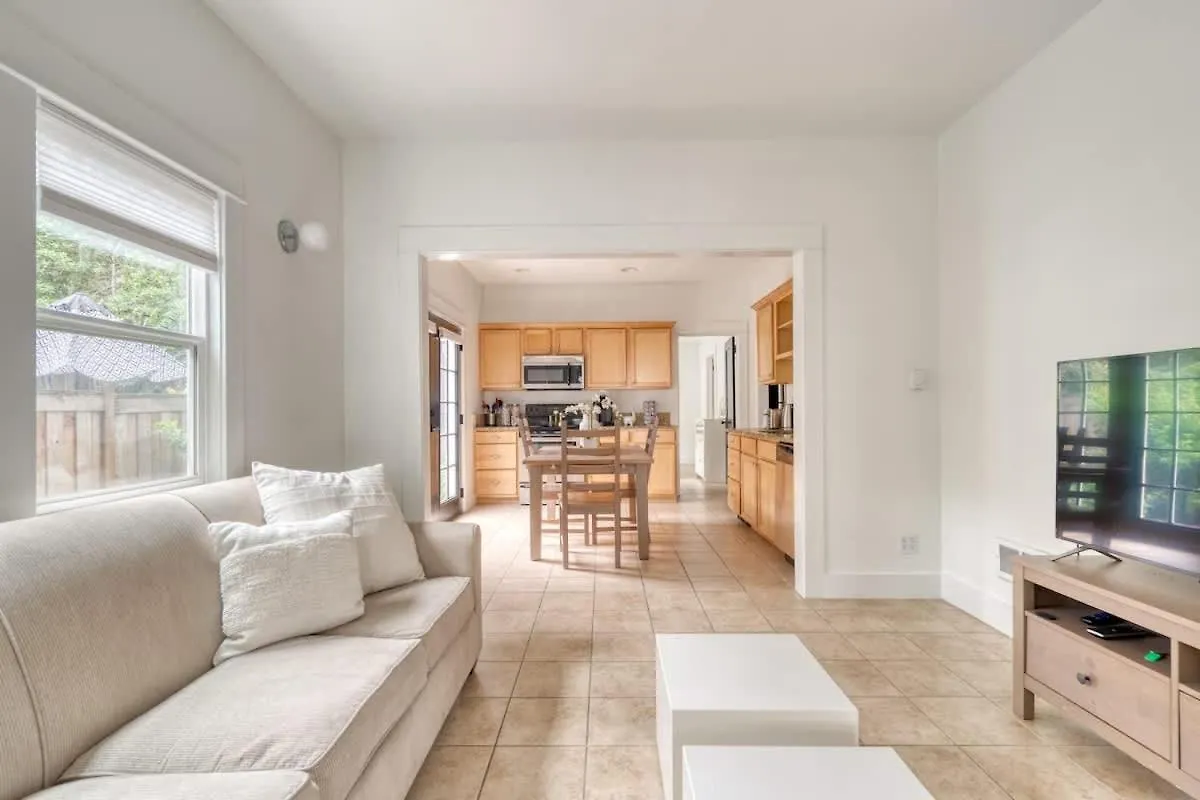 Stay Portland - The Sunnyside Cottage, Local Shops & Nightlife 0*,